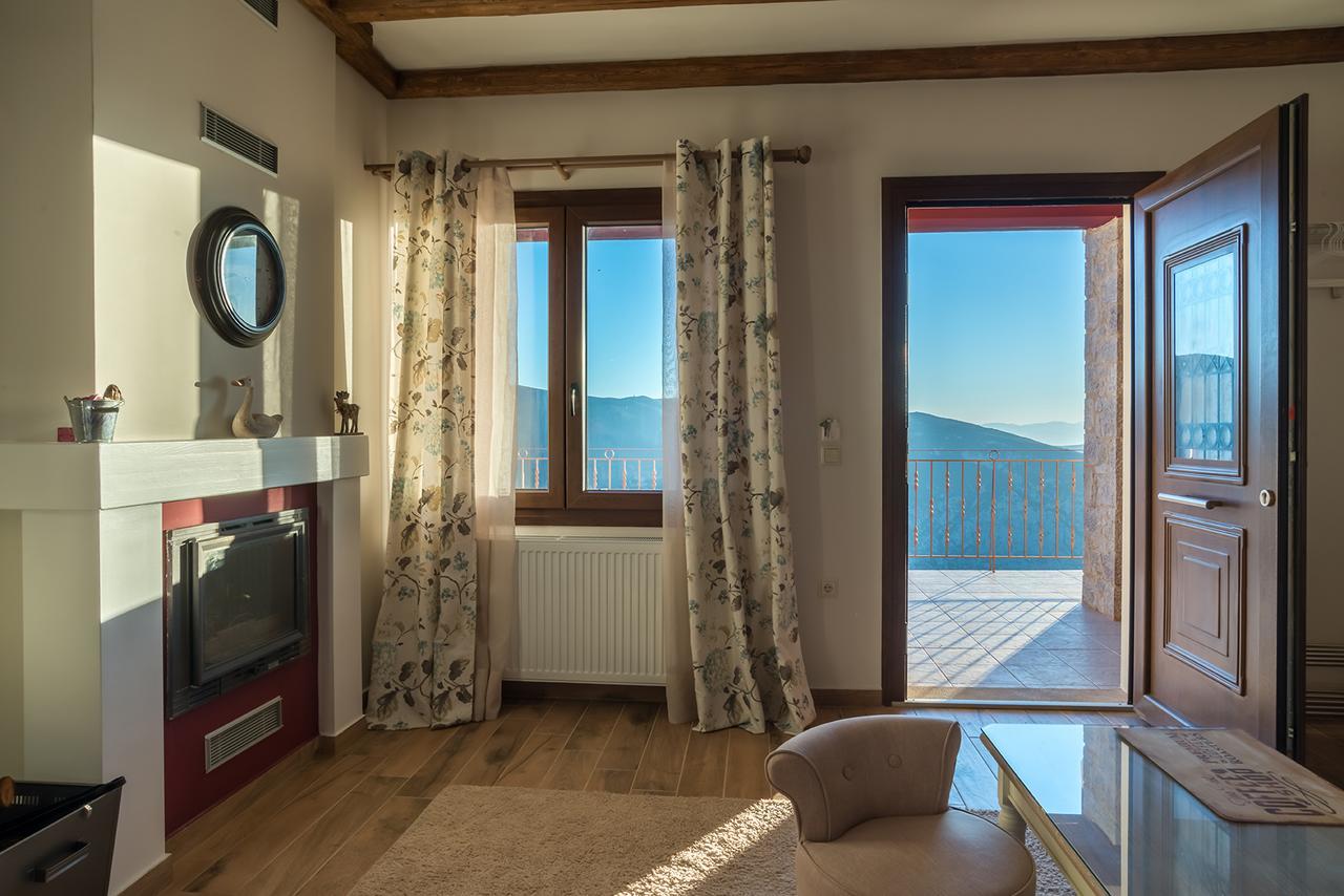 Almondhouse Suites With Fireplace - Adults Only Arachova Bagian luar foto